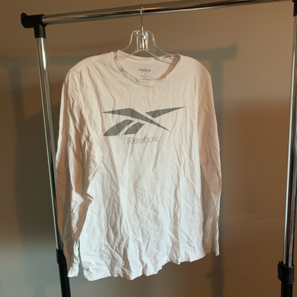 Reebok Tops - Reebok long sleeve t-shirt